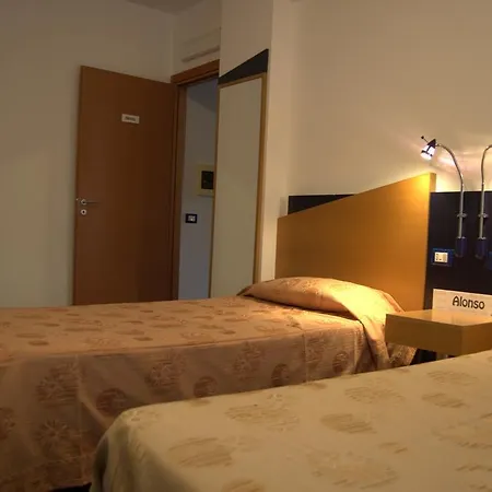 M'ama Aparthotel 3*