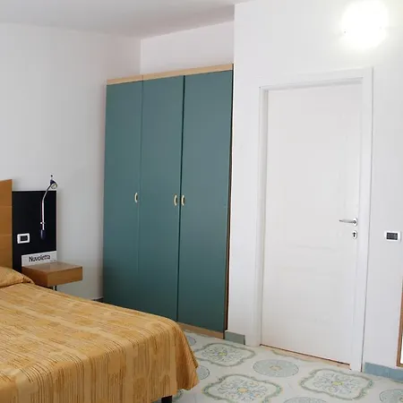 M'ama Aparthotel 3*