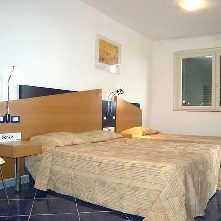 M'ama Aparthotel 3*