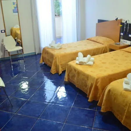 M'ama Aparthotel 3*